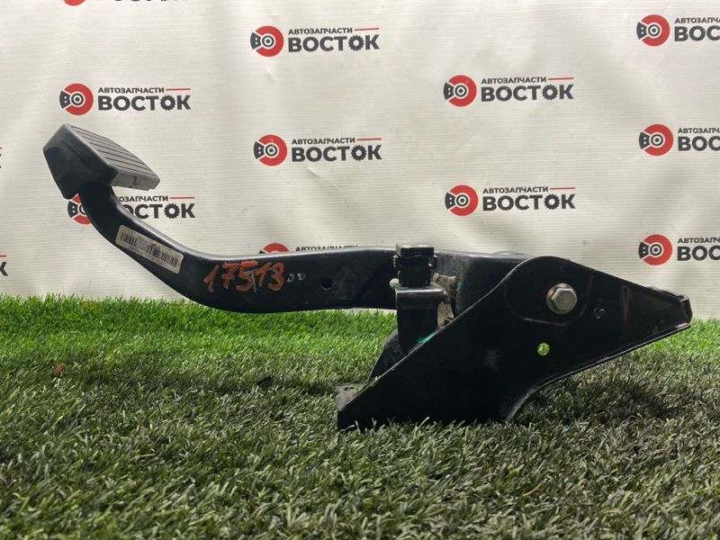 Педаль газа, 4500 рублей, Пешки