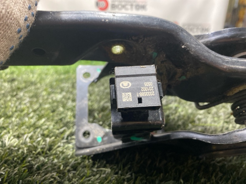 Педаль газа, 4500 рублей, Пешки