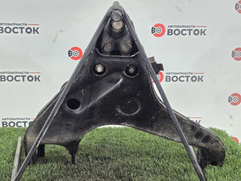 Рычаг нижний, 2000 рублей, Пешки