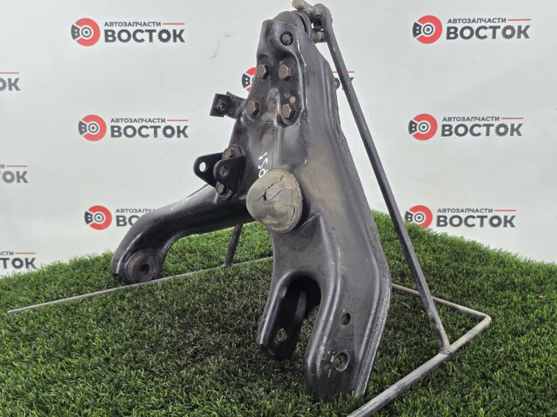 Рычаг нижний, 2000 рублей, Пешки