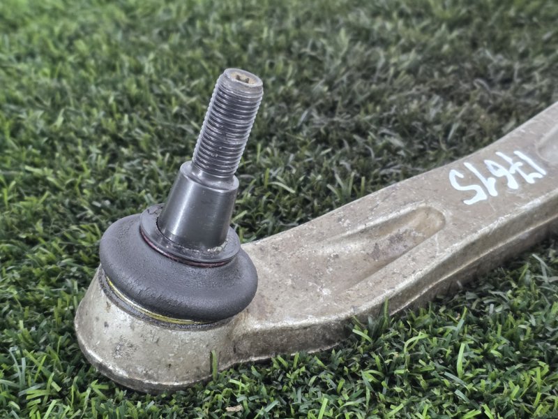 Рычаг нижний, 2000 рублей, Пешки