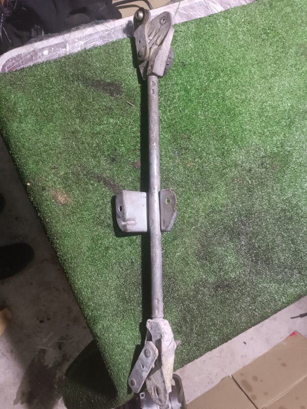 Трапеция дворников, 2000 рублей, Пешки