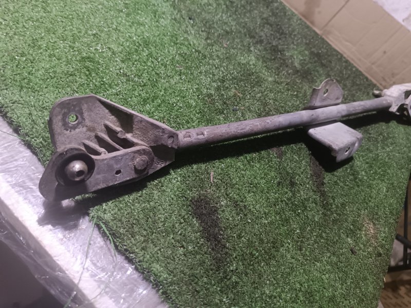 Трапеция дворников, 2000 рублей, Пешки