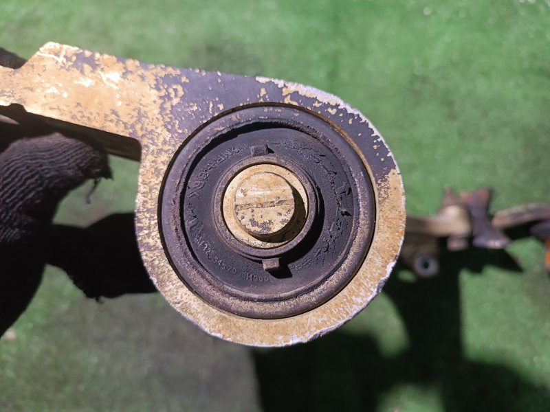 Рычаг нижний, 5000 рублей, Пешки