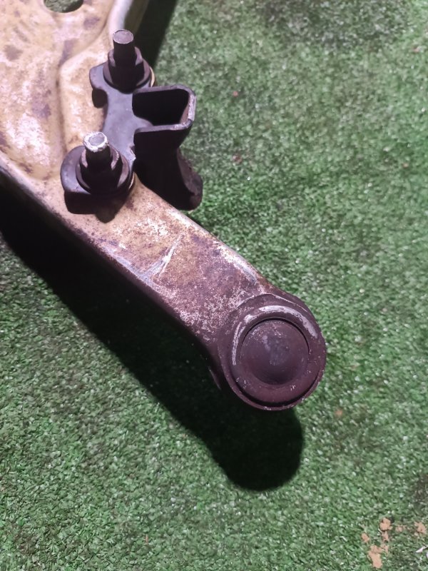 Рычаг нижний, 5000 рублей, Пешки