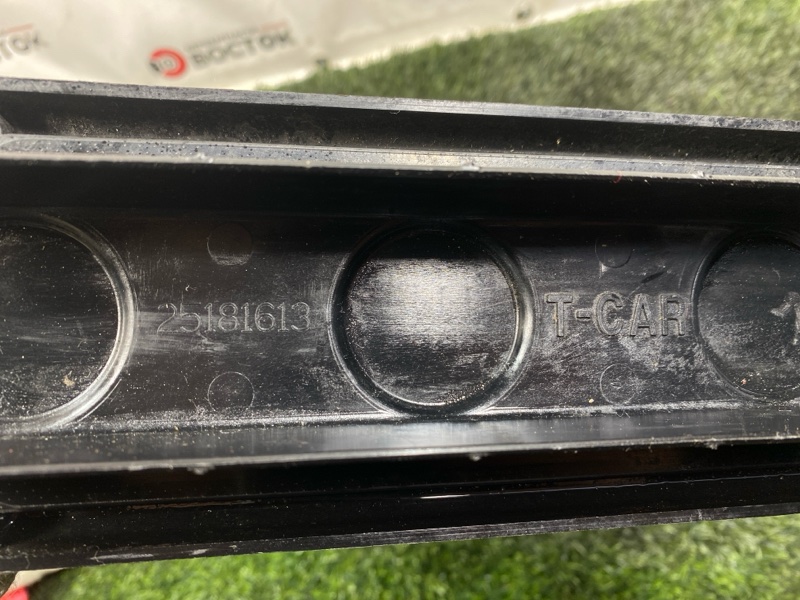 Декоративная крышка двигателя, 1000 рублей, Пешки