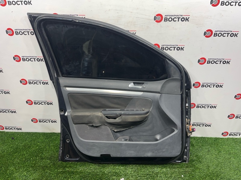 Дверь, 10000 рублей, Пешки