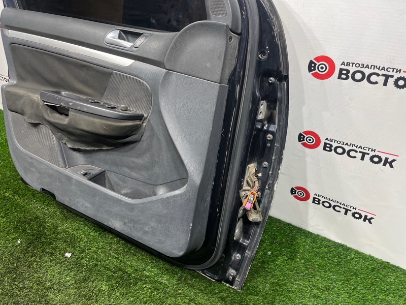 Дверь, 10000 рублей, Пешки