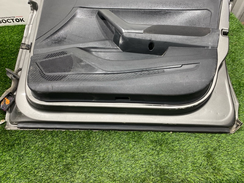 Дверь, 10000 рублей, Пешки