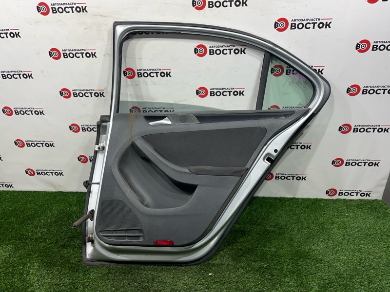 Дверь, 25000 рублей, Пешки