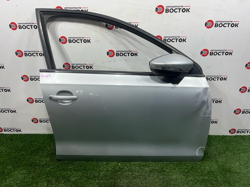 Дверь, 10000 рублей, Пешки