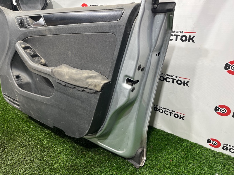 Дверь, 10000 рублей, Пешки