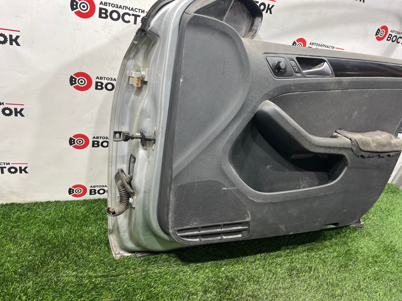 Дверь, 10000 рублей, Пешки