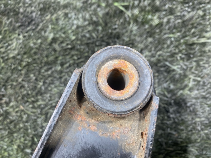 Серьга рессоры, 4000 рублей, Пешки