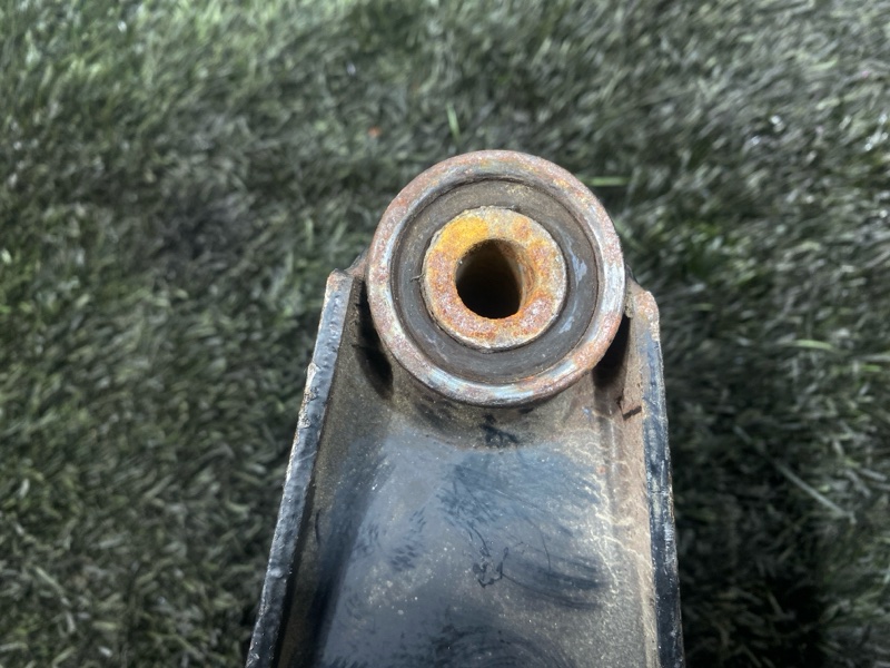 Серьга рессоры, 4000 рублей, Пешки