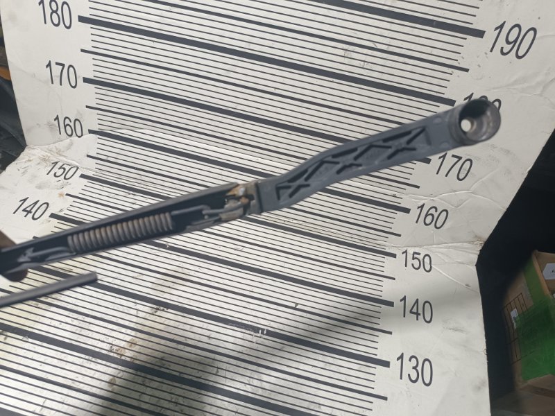 Поводок стеклоочистителя, 1000 рублей, Пешки