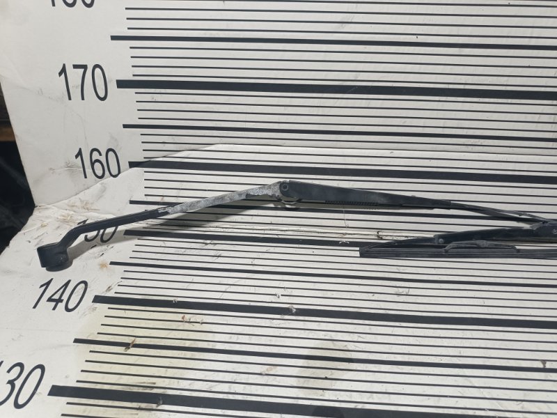 Поводок стеклоочистителя, 1000 рублей, Пешки