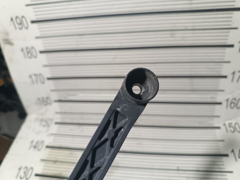 Поводок стеклоочистителя, 1000 рублей, Пешки