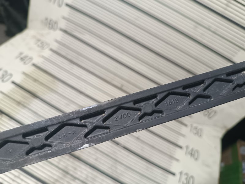 Поводок стеклоочистителя, 1000 рублей, Пешки