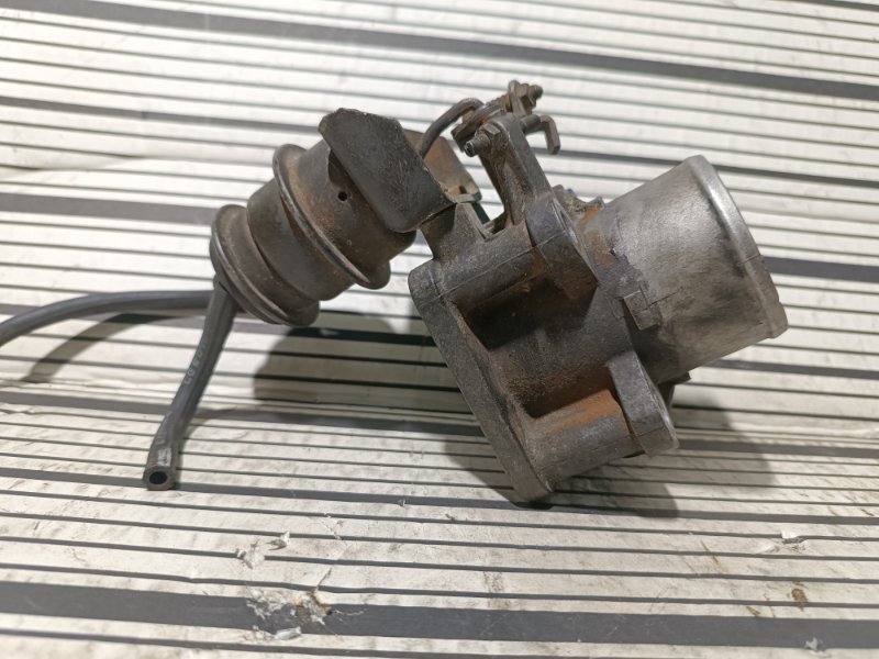 Дроссельная заслонка, 2000 рублей, Пешки