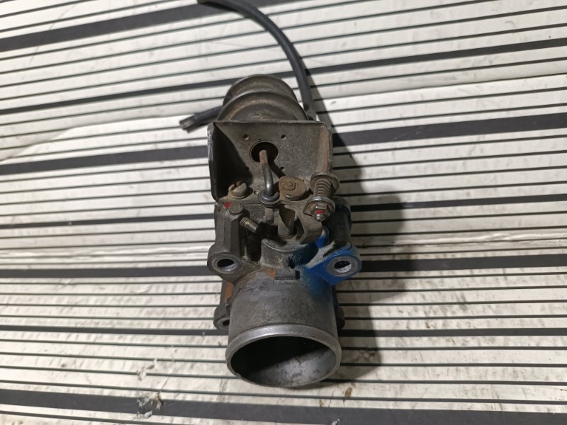 Дроссельная заслонка, 2000 рублей, Пешки