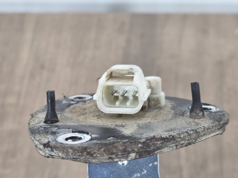 Датчик уровня топлива, 2000 рублей, Пешки