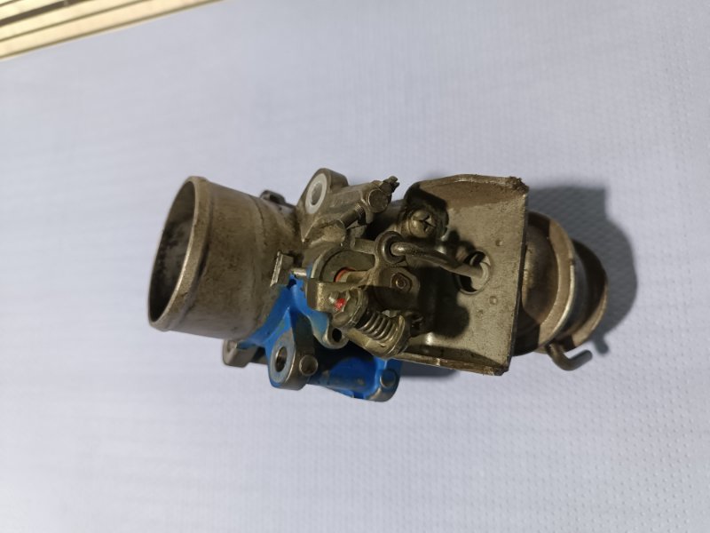 Дроссельная заслонка, 2000 рублей, Пешки