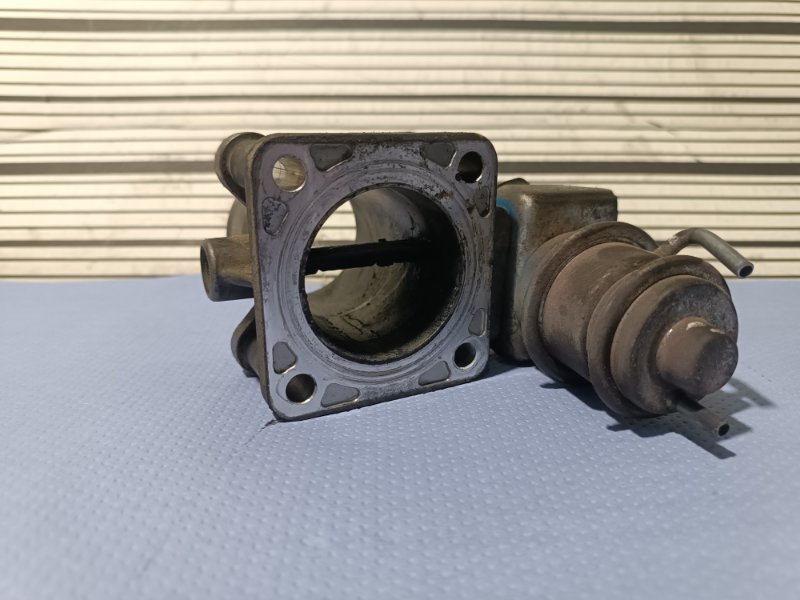 Дроссельная заслонка, 2000 рублей, Пешки