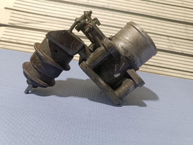 Дроссельная заслонка, 2000 рублей, Пешки