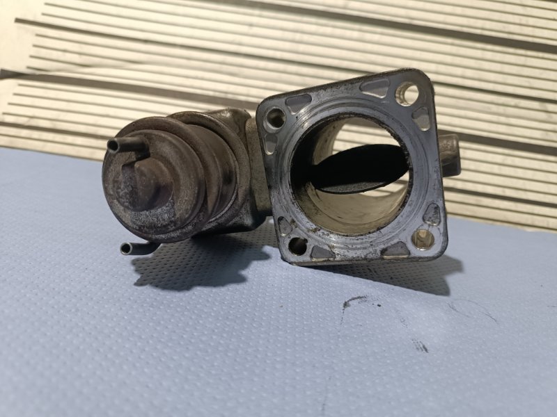 Дроссельная заслонка, 2000 рублей, Пешки