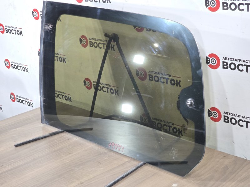 Стекло заднее, 14000 рублей, Пешки