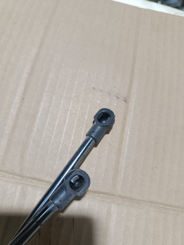 Амортизатор двери багажника, 2500 рублей, Пешки