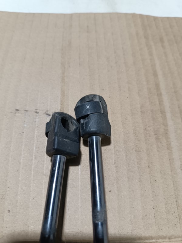 Амортизатор крышки багажника, 2500 рублей, Пешки