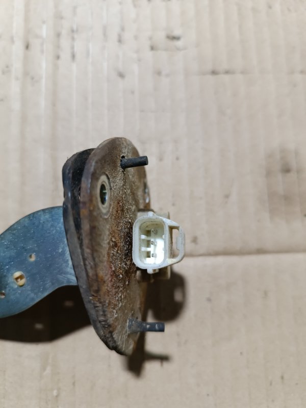 Датчик уровня топлива, 2000 рублей, Пешки