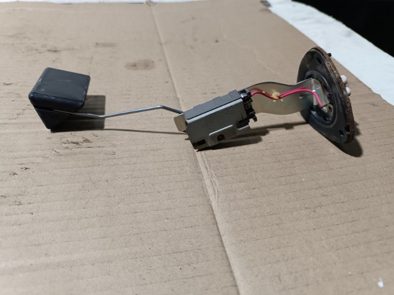 Датчик уровня топлива, 2000 рублей, Пешки