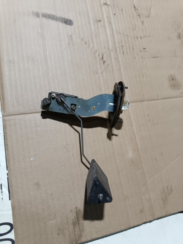 Датчик уровня топлива, 2000 рублей, Пешки