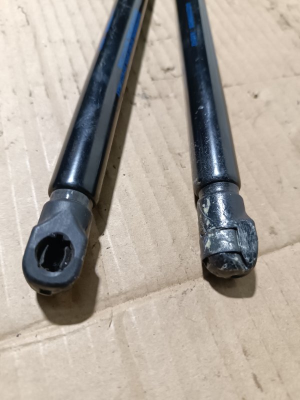 Амортизатор капота, 5000 рублей, Пешки