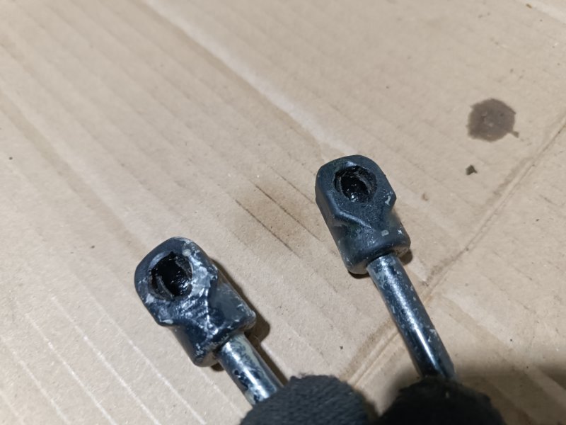 Амортизатор капота, 5000 рублей, Пешки