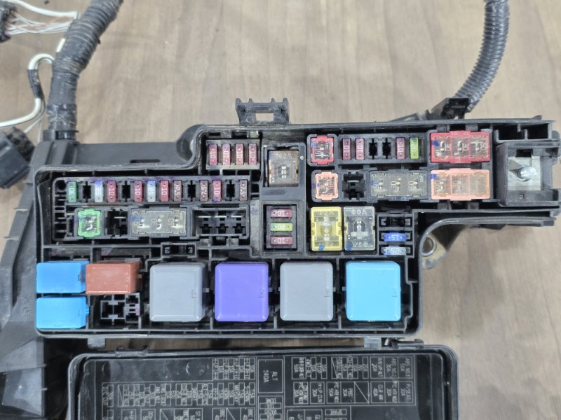 Блок предохранителей под капот, 15000 рублей, Пешки