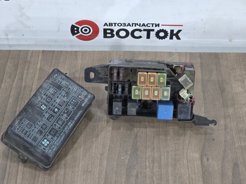 Блок предохранителей под капот, 1500 рублей, Пешки