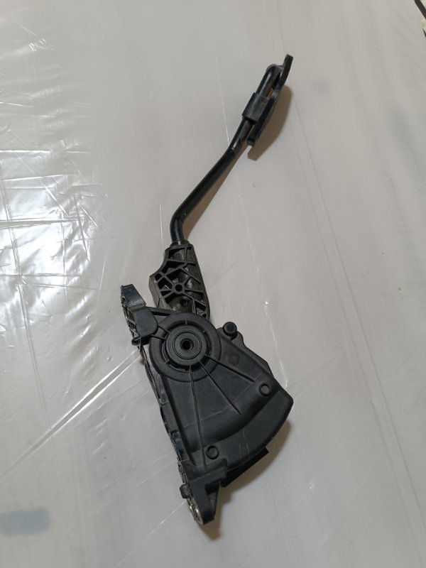 Педаль газа, 4000 рублей, Пешки