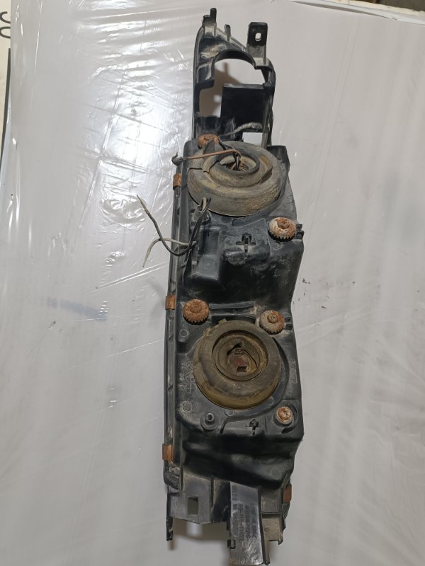 Фара, 2000 рублей, Пешки