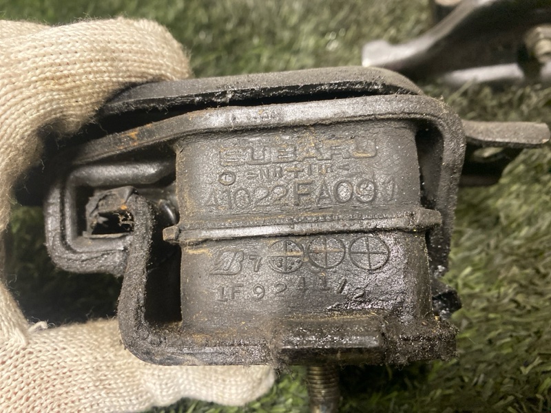 Подушка двигателя, 2000 рублей, Пешки