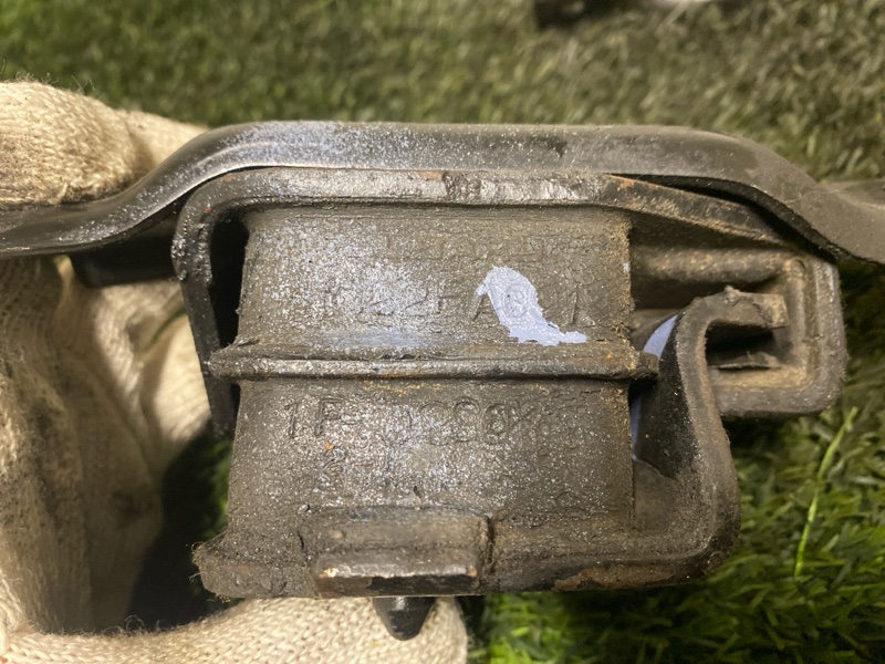 Подушка двигателя, 2000 рублей, Пешки