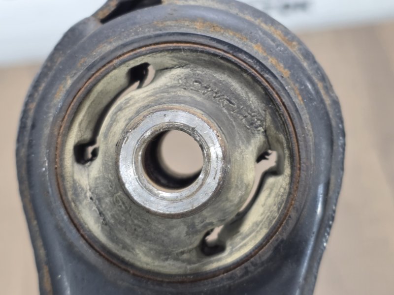 Рычаг нижний, 2500 рублей, Пешки