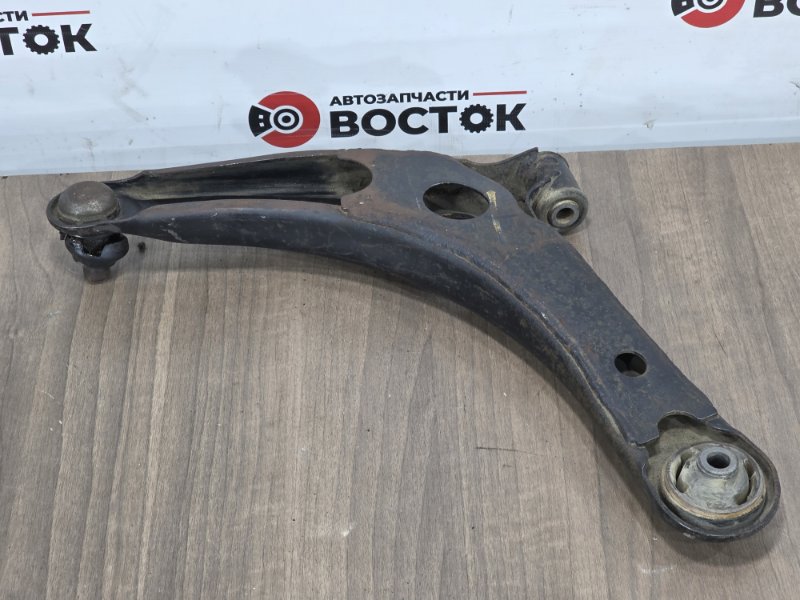 Рычаг нижний, 2000 рублей, Пешки