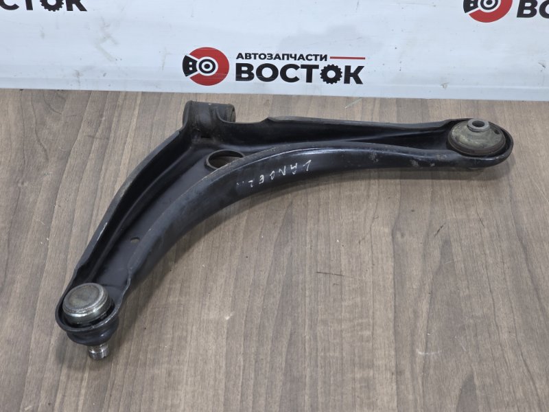 Рычаг нижний, 2000 рублей, Пешки