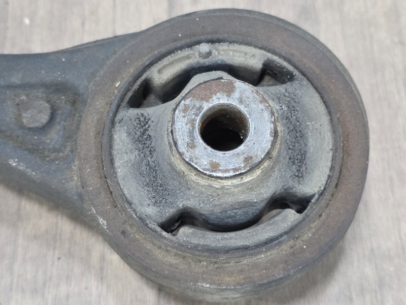 Рычаг нижний, 3500 рублей, Пешки