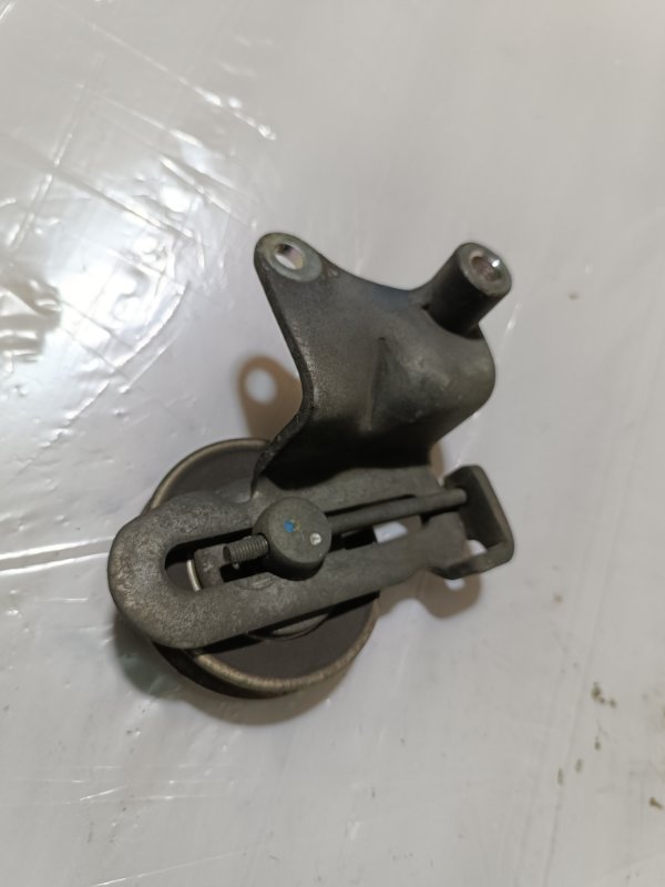 Натяжитель ремня кондиционера, 1000 рублей, Пешки