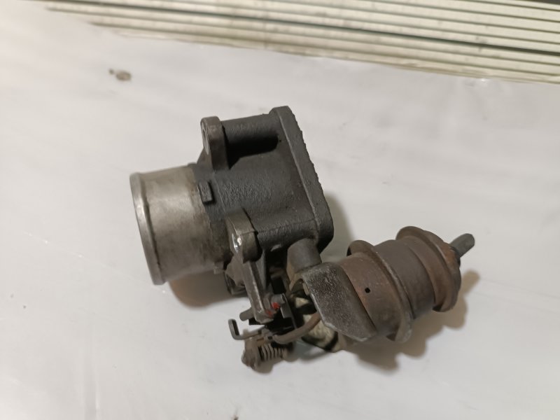 Дроссельная заслонка, 2000 рублей, Пешки